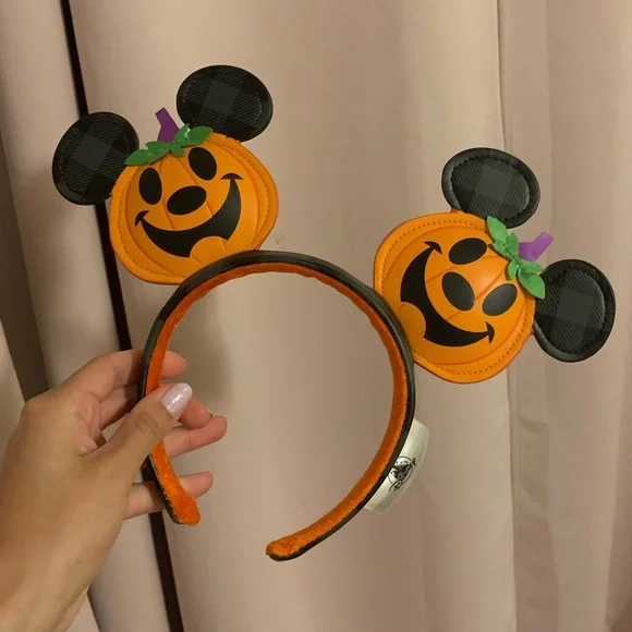 Minnie Ears Halloween Pumpkins - Picture 1 of 3